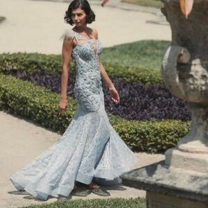 Mac Duggal Embroidered Applique Feathered One Shoulder Trumpet Gown Size 16 NEW